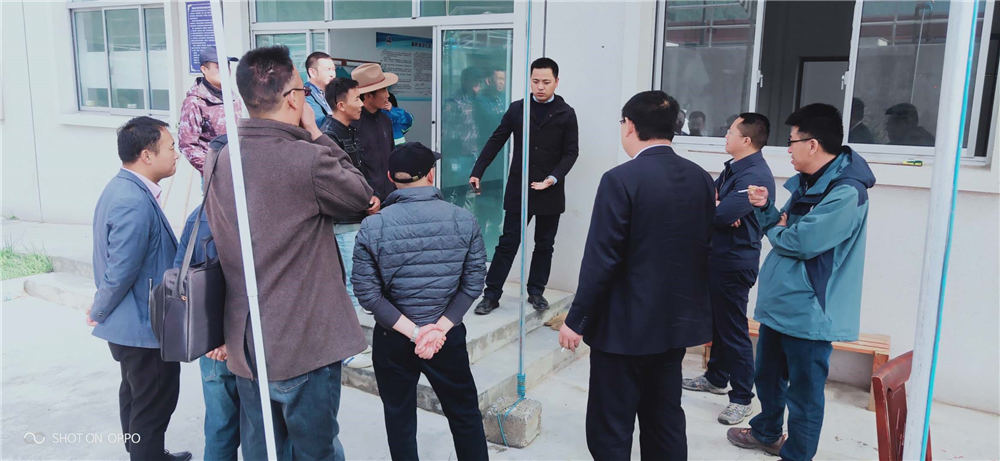 西南督查組在自治區(qū)、日喀則市、吉隆縣、吉隆鎮(zhèn)有關(guān)領(lǐng)導(dǎo)的陪同下對(duì)吉隆鎮(zhèn)污水處理廠檢查工作
