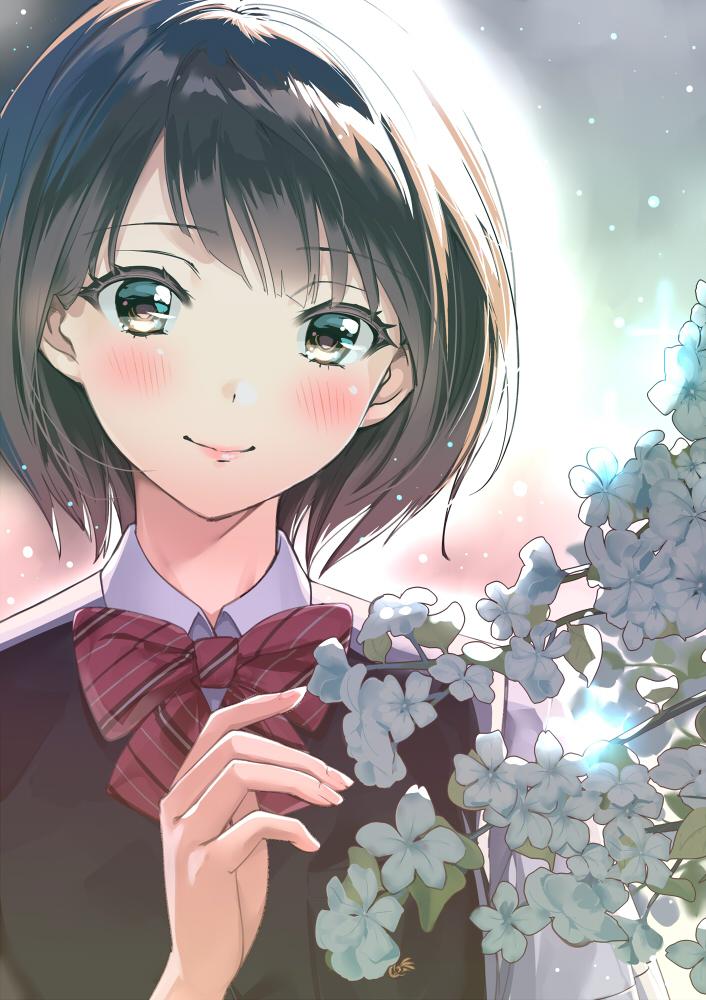 最新短發(fā)動漫美女與科技融合造型——潮流科技產品介紹