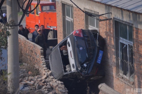蘇家屯車禍最新消息,蘇家屯車禍最新消息與一家小巷中的驚喜小店