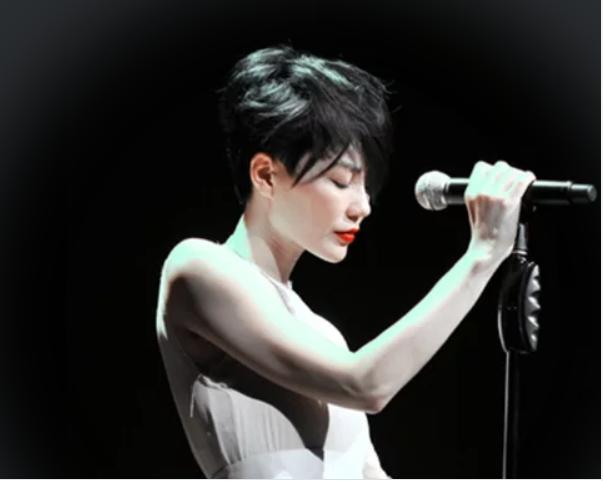 十月生日明星盛宴，星光熠熠的溫暖與趣味故事