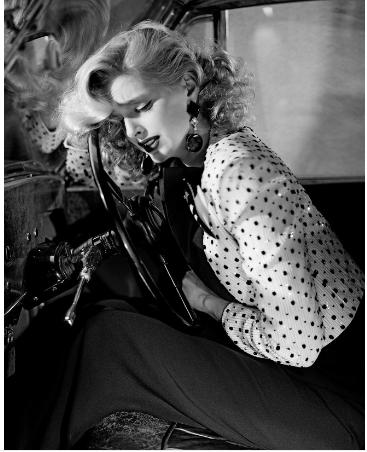 女演員伊波，星光魅力之旅閃耀無限