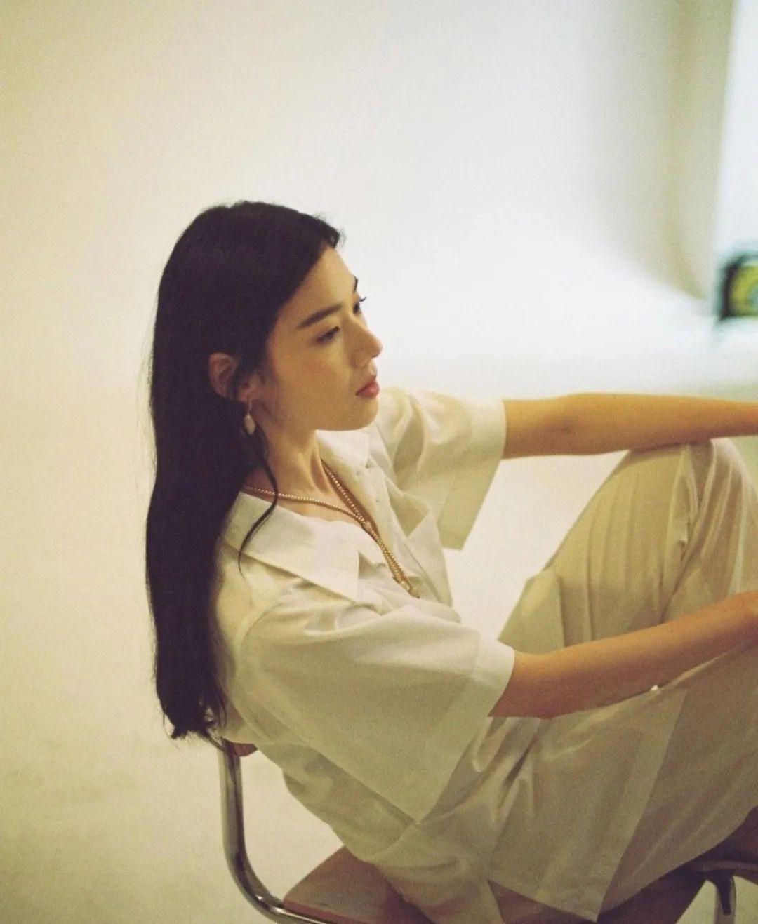 早期韓劇男演員與科技新風(fēng)尚的融合，領(lǐng)略未來生活體驗，科技魅力盡顯風(fēng)采！