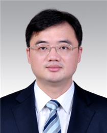 梁群最新任，小巷中的美食探險之旅