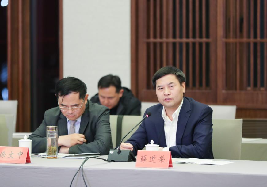 北京異地高考新規(guī)定下的獨特小巷探秘，遇見一家特色小店