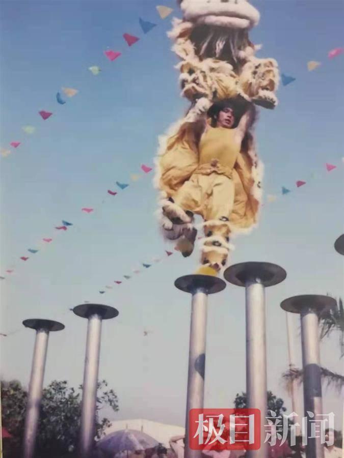 藤縣獅王比賽視頻，小巷深處的獨特魅力展現(xiàn)獅王風采