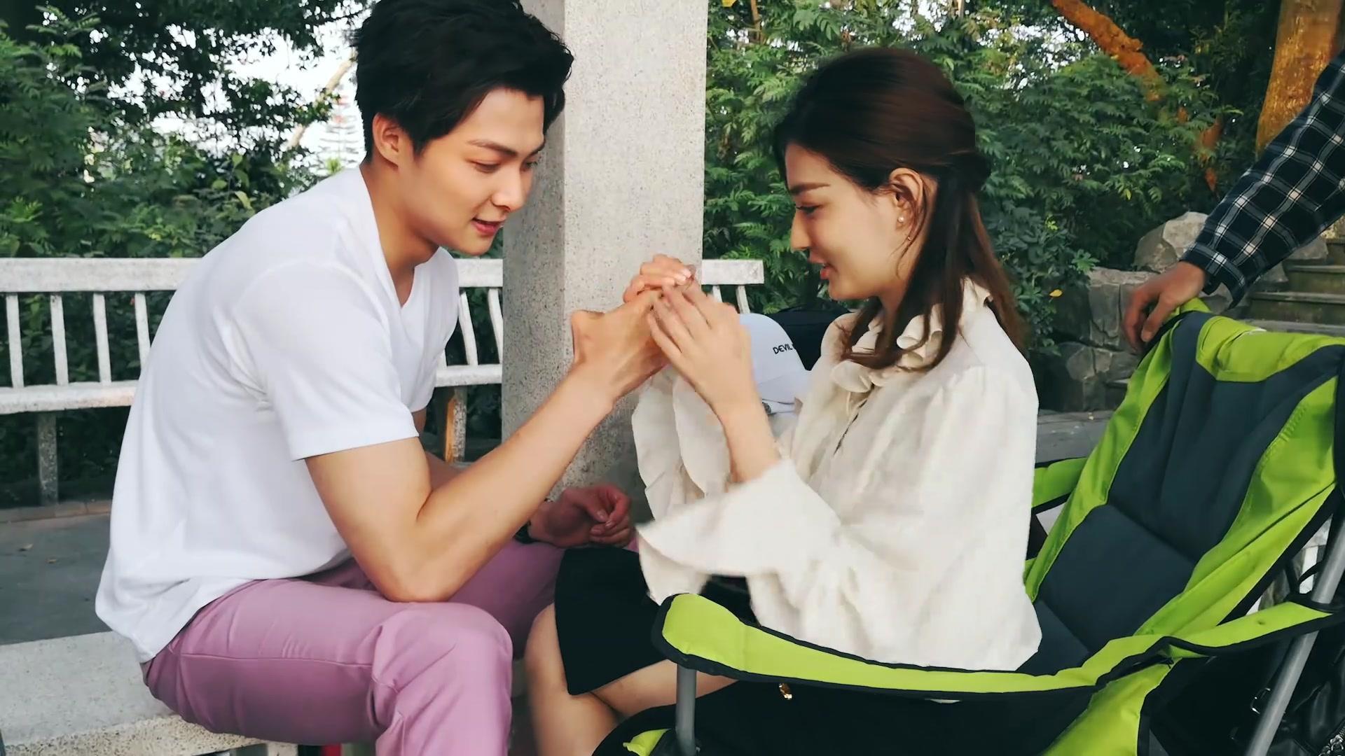 星光猜謎盛宴，明星藏匿小巷，猜謎游戲開啟！