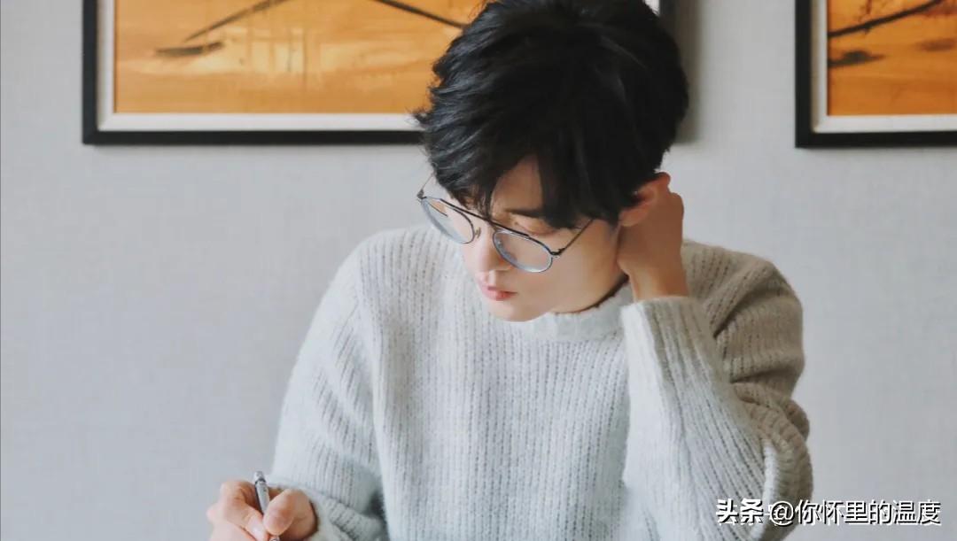 揭秘娛樂(lè)圈璀璨明星的魅力之源，演員人氣榜解析