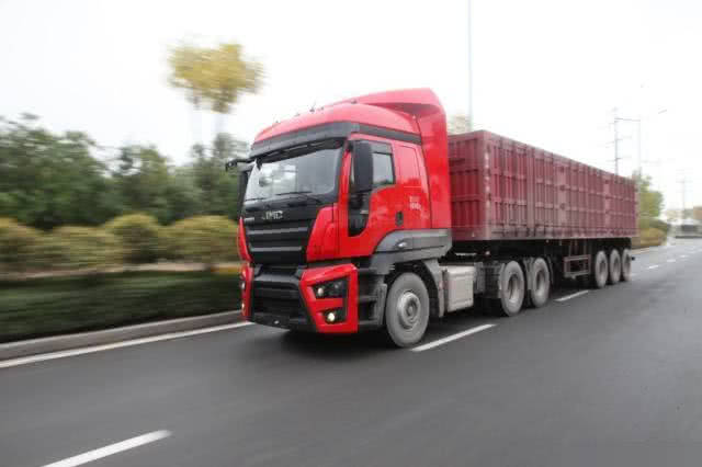 2017年大貨車跑貨行情與溫情故事，車輪上的日常