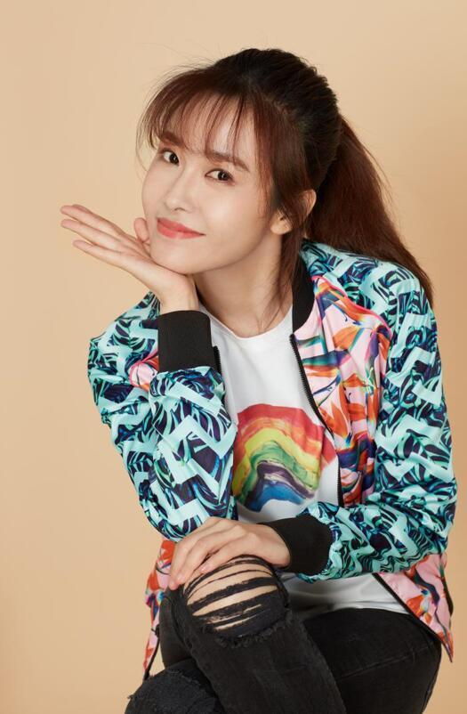 成龍最新力作歌曲，全球震撼！熱血沸騰的旋律引爆音樂界！