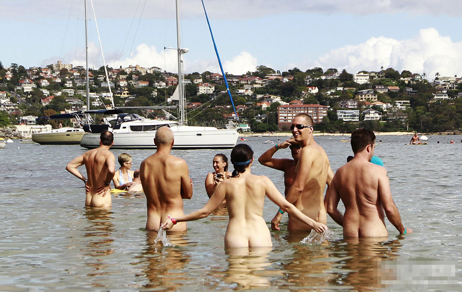 裸泳比賽圖片,裸泳比賽圖片，小巷深處的獨(dú)特風(fēng)情