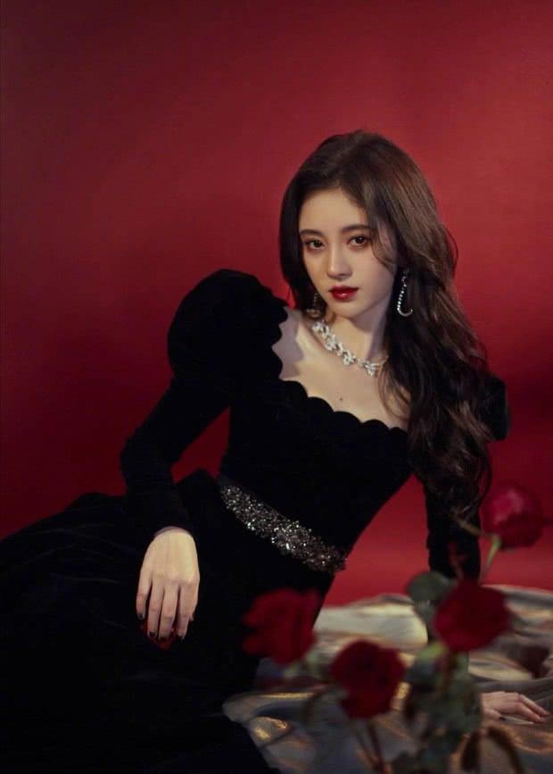 巷弄深處的秘密時(shí)尚殿堂，精選時(shí)尚禮服大賞