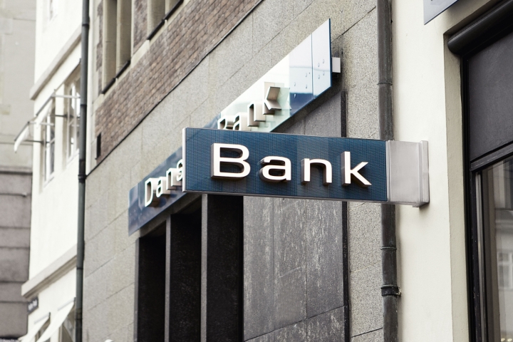 美國上市銀行的背景、重大事件與地位概述