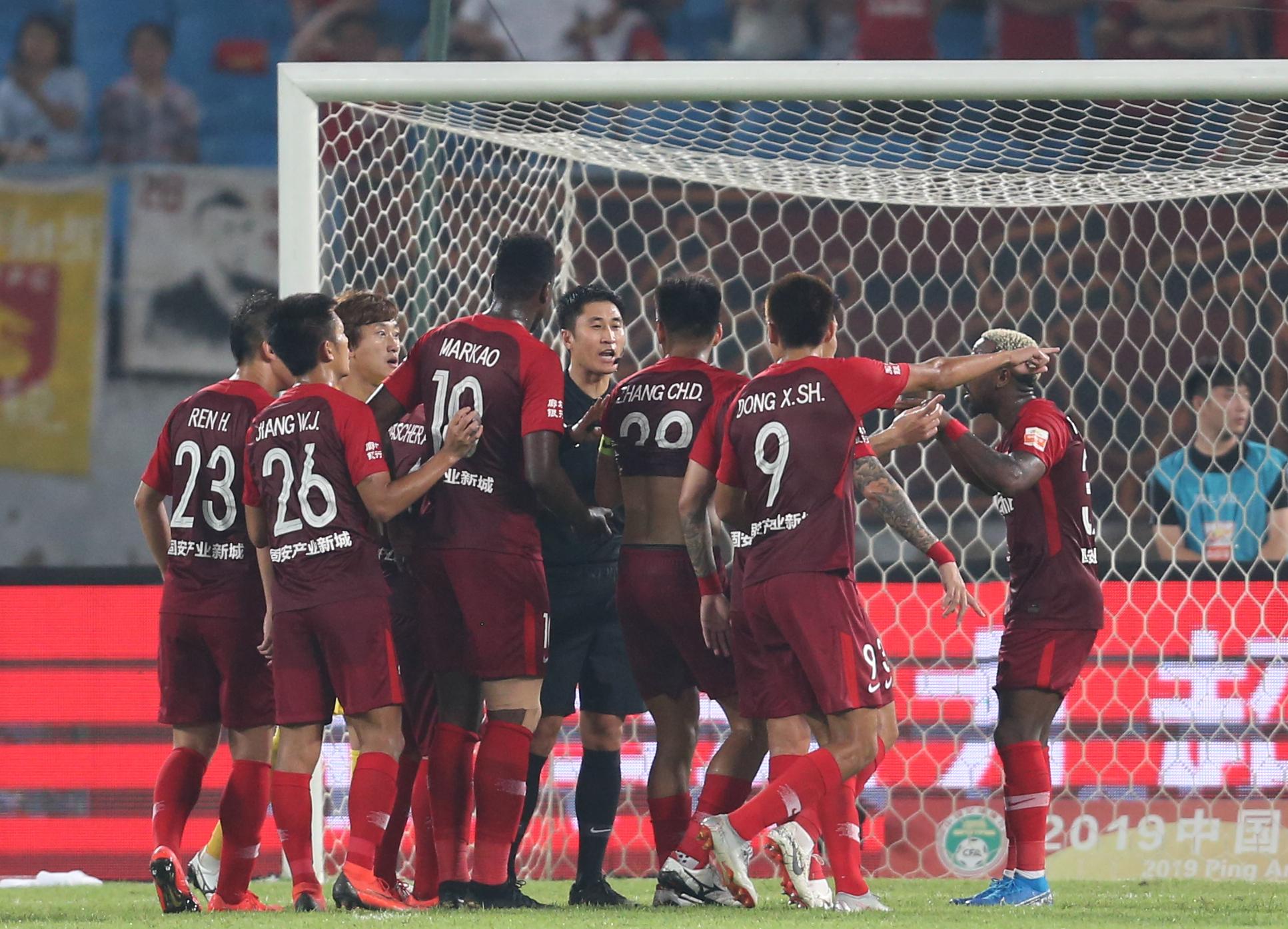 足球比賽裁判詳解，從開場到終場，裁判工作流程全解析