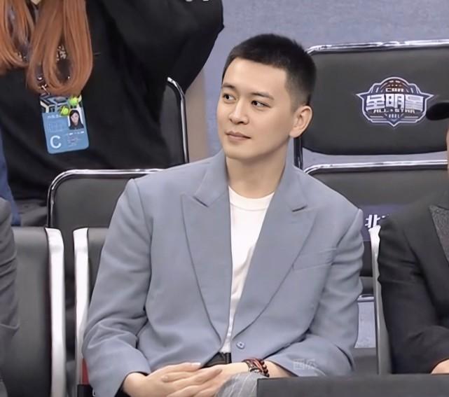 最帥籃球明星，自信、成長(zhǎng)與無(wú)限魅力的籃球之旅