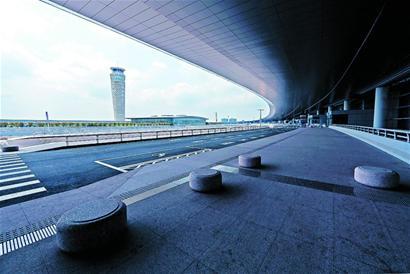 膠東國際機(jī)場最新進(jìn)展,膠東國際機(jī)場最新進(jìn)展，隱藏在小巷中的飛行夢想與獨特風(fēng)味