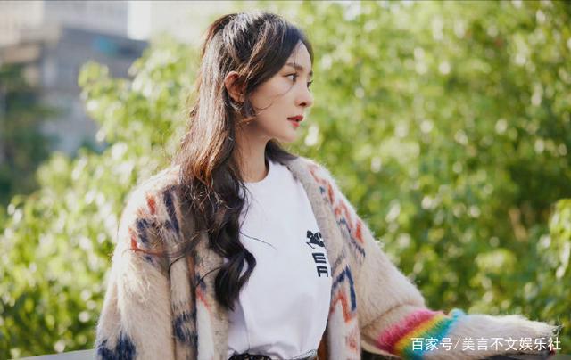 楊冪獨家訪談，揭秘科技新星，體驗前沿高科技產(chǎn)品的魅力之旅