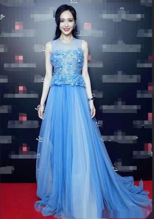 女明星禮服,女明星禮服，一場自然美景的旅行啟示