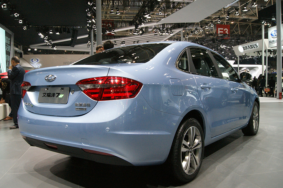 艾瑞澤7上市，主人公小李與他的朋友圈歡慶這一喜悅時(shí)刻！