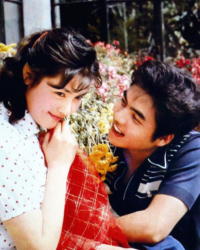 綠茵場(chǎng)上的輝煌與大自然寧靜間的內(nèi)心平衡，一位21號(hào)足球明星的故事