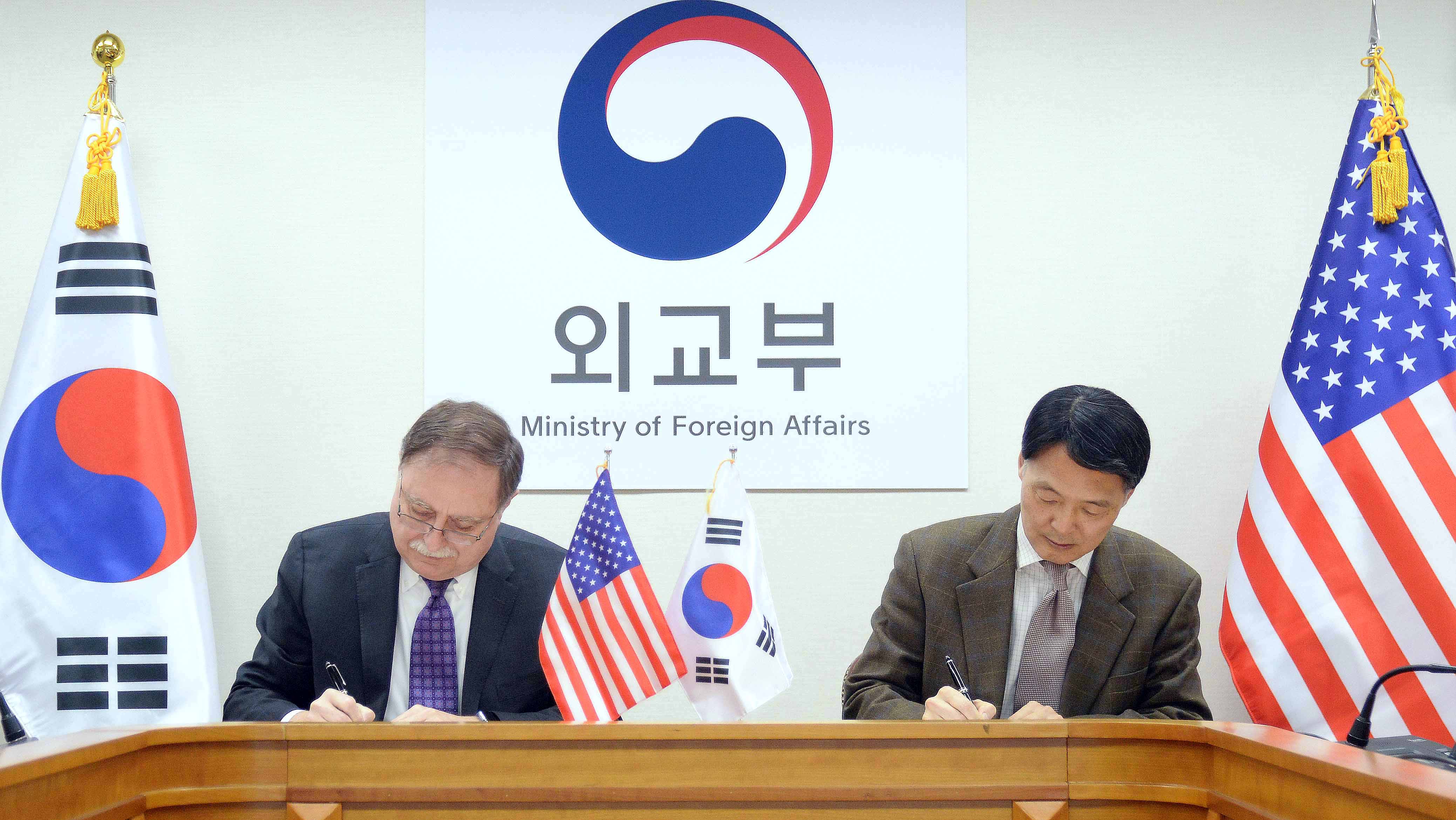 中國對韓國最新制裁動態(tài)與小巷深處的獨特風味揭秘