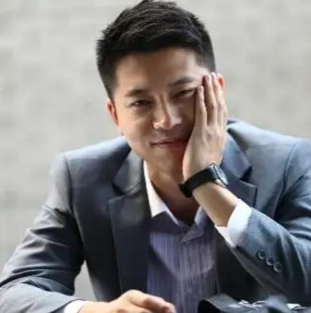 演員金亮，小巷深處的獨(dú)特寶藏探索之旅