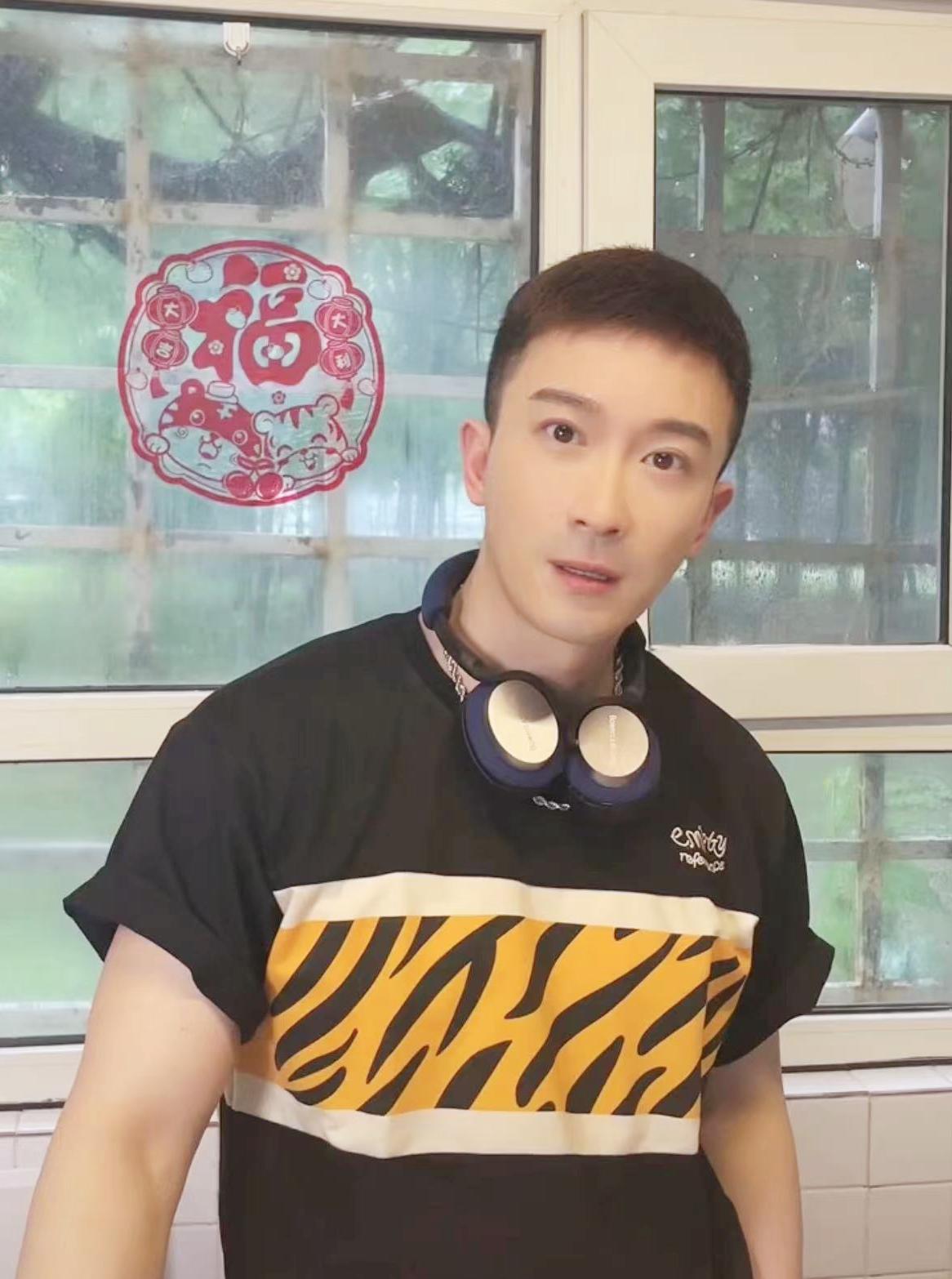 演員張鐸，炸裂演技，魅力四射的熒幕之星?