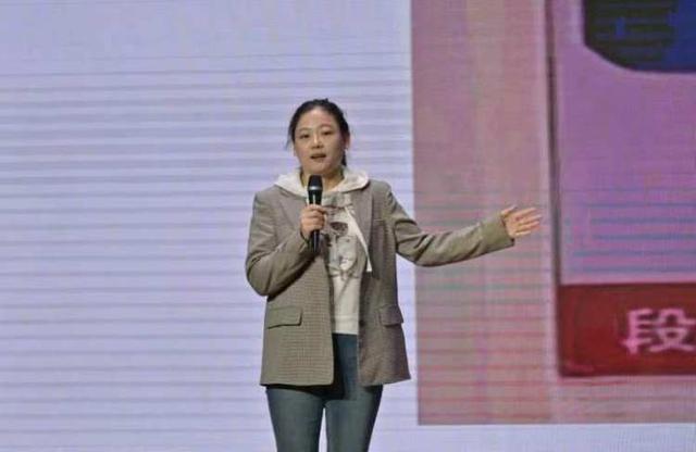 電視臺(tái)記者，捕捉生活瞬間，傳遞真實(shí)力量