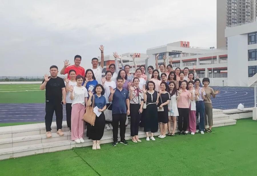 草灘最新招聘，探尋小巷風(fēng)味，職場(chǎng)體驗(yàn)新篇章