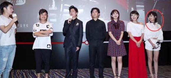 潘粵明與女演員牽手，心靈之旅的平靜尋覓