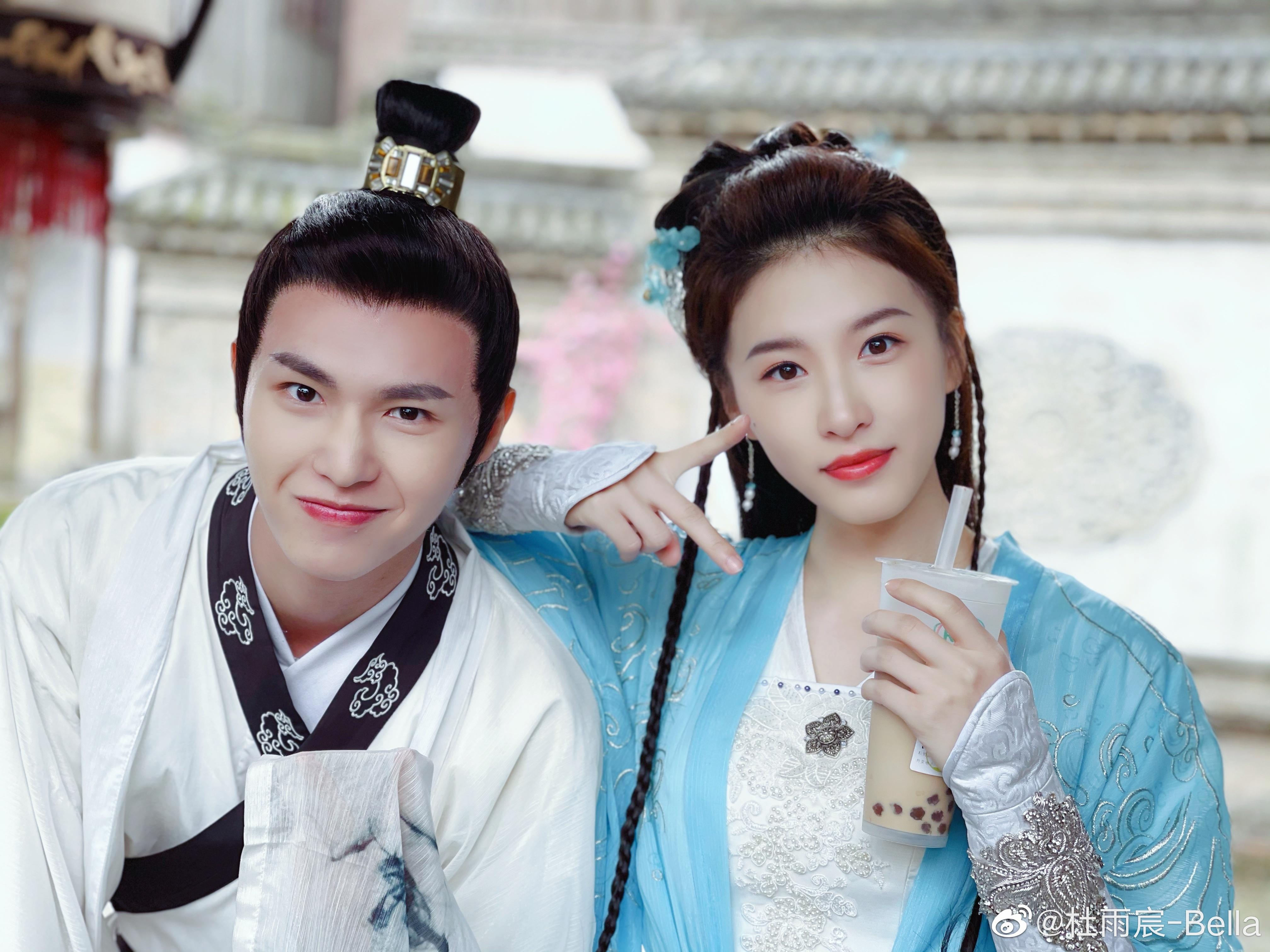 鄺露演員的成長之路，變化中的學習，自信與成就的光芒