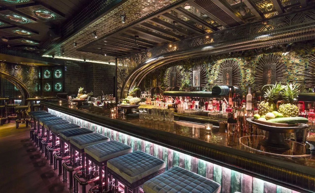 香港酒吧上市公司，輕松探索自然美景的旅程