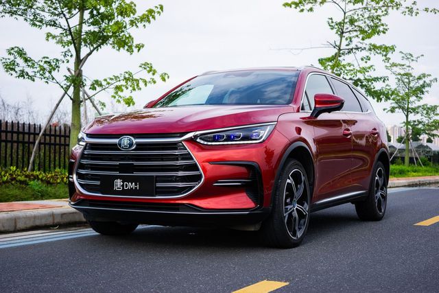 比亞迪唐最新款觀點論述，深度解析新功能與特性