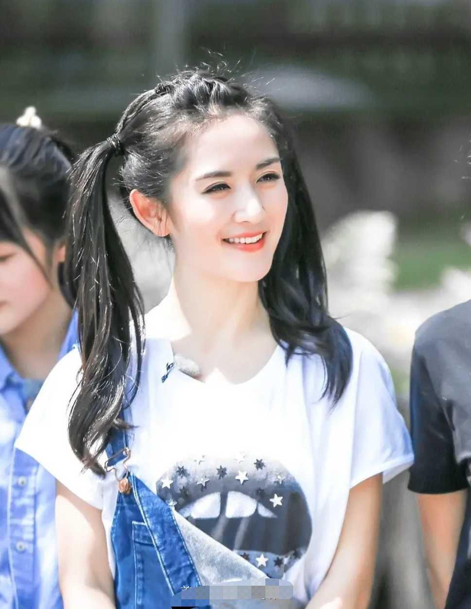 明星馬尾，小巷深處的時尚魅力揭秘