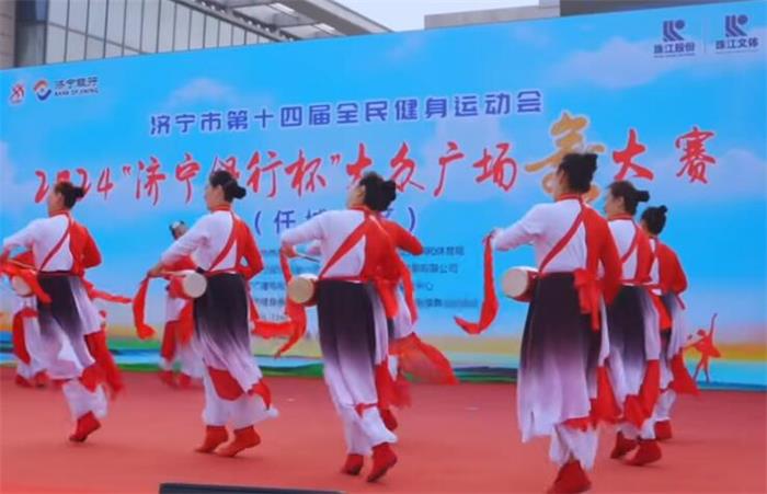 濟(jì)寧廣場(chǎng)舞大賽精彩瞬間，舞動(dòng)中的自信與成就，鼓舞人心的勵(lì)志之旅錄像回顧