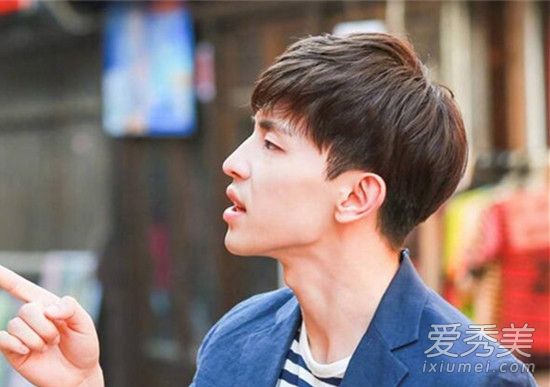 演員謝濱，從舞臺(tái)到熒屏的自信蛻變與成就感滿滿之路