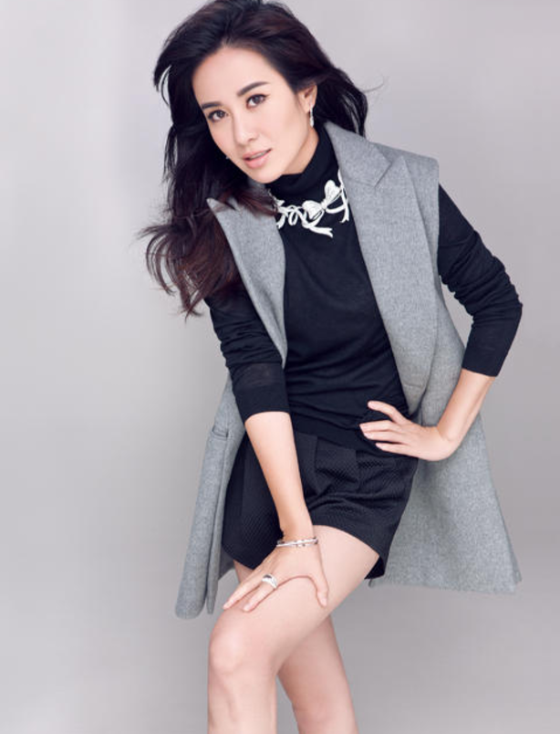 黃奕葉璇直播探尋小巷獨(dú)特風(fēng)味小店，探尋獨(dú)特美食之旅