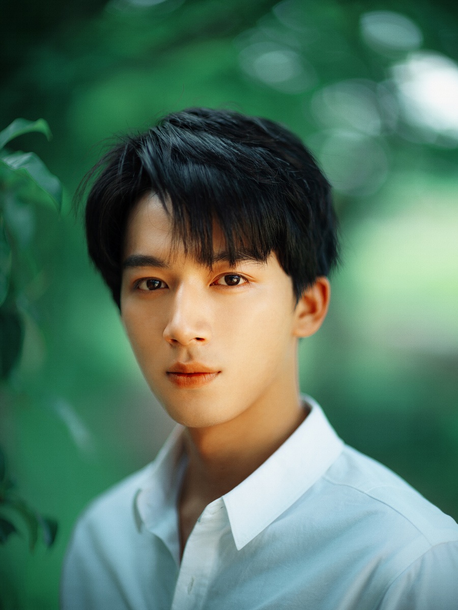 新人明星的璀璨日常，友情、夢想與愛的力量閃耀舞臺(tái)