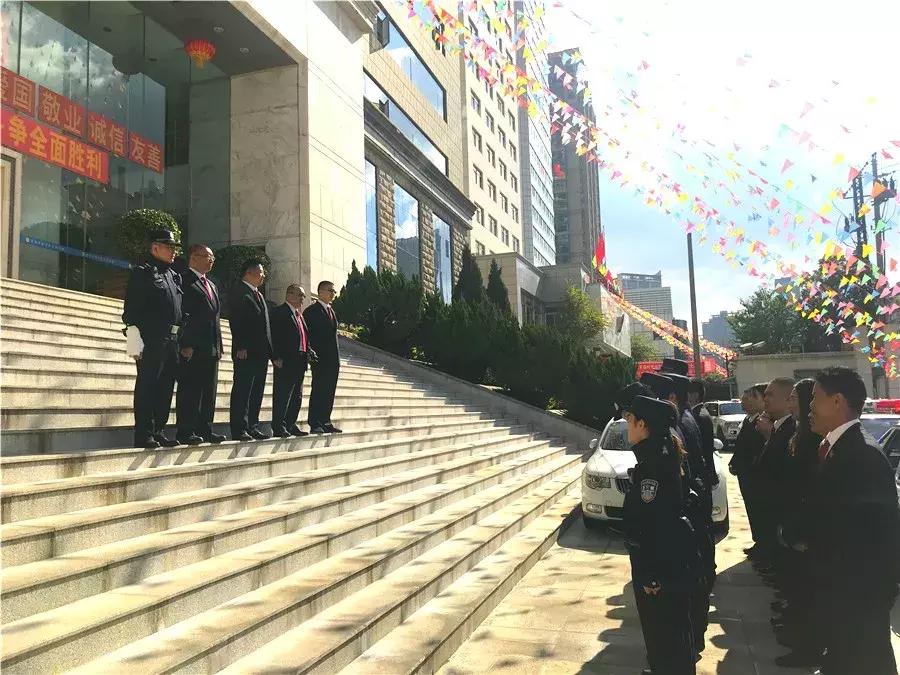 地產(chǎn)最新動(dòng)態(tài)，自然美景的詩(shī)意旅程探索