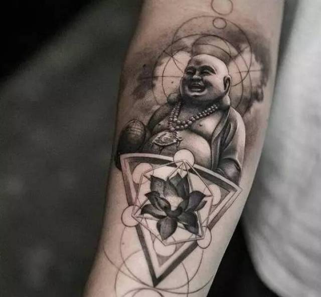 隱藏小巷特色小店揭秘，紋身價格表全解析