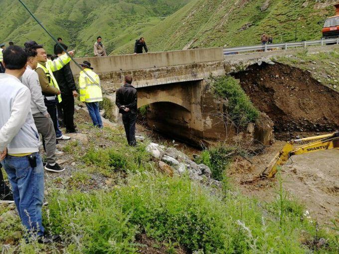 四川S302省道實(shí)時(shí)路況探秘，特色小店與小徑奇遇記
