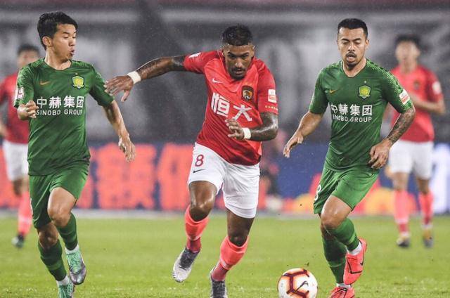 中超恒大最新動(dòng)態(tài)與小巷深處的足球文化與美食探秘