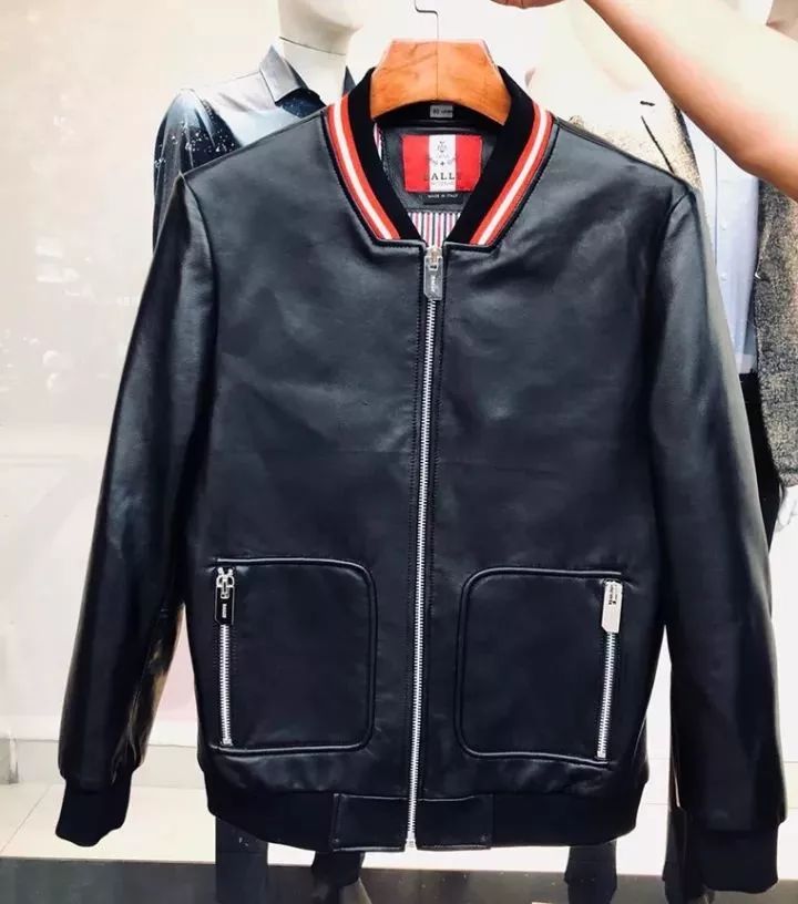 奧奇盛達美皮衣最新款，科技時尚前沿，引領(lǐng)生活變革的時尚之選