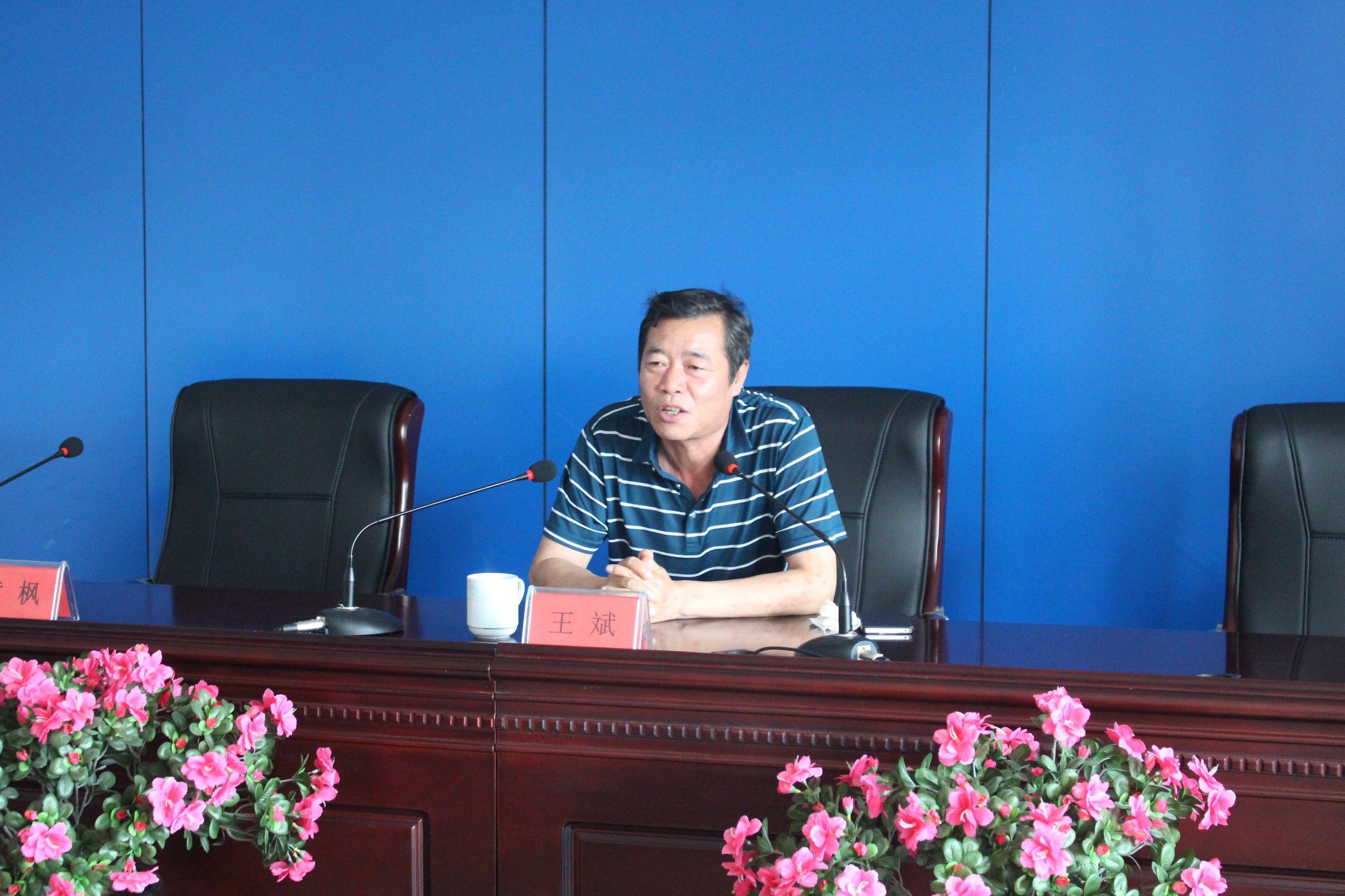 最新行政管理學(xué)案例，心靈與自然的探索之旅