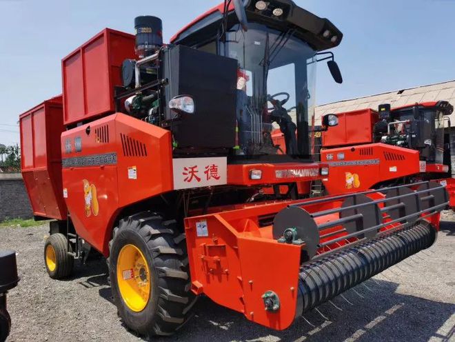 沃德巨龍收割機最新款，技術(shù)革新與實用性的完美融合