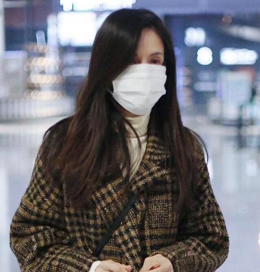 李若彤最新動態(tài)揭秘，小巷深處的獨特風(fēng)情小店探秘之旅