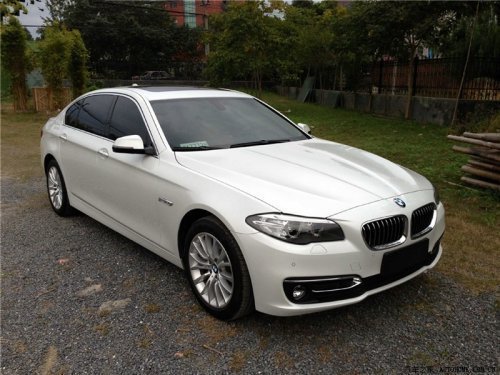 寶馬525最新價(jià)格揭秘，小巷深處的豪華座駕