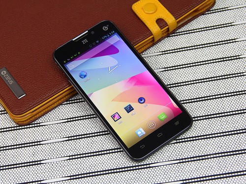 中興最新款手機(jī)，開啟智慧新時(shí)代的勵(lì)志故事