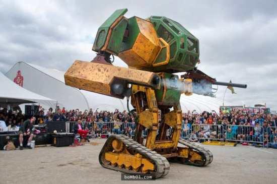 日本最新機(jī)器人，小巷中的探索之旅揭秘