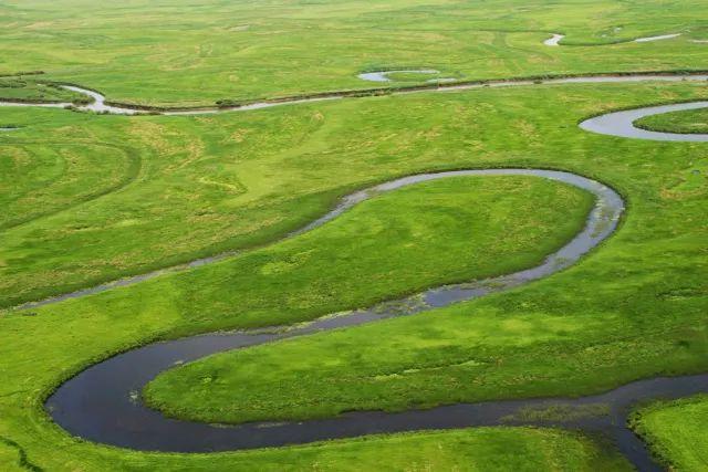 農(nóng)場小鎮(zhèn)最新中文版，小巷深處的綠色樂園