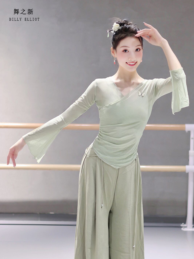 時(shí)尚與科技的完美融合，探索2025年最新舞蹈服裝